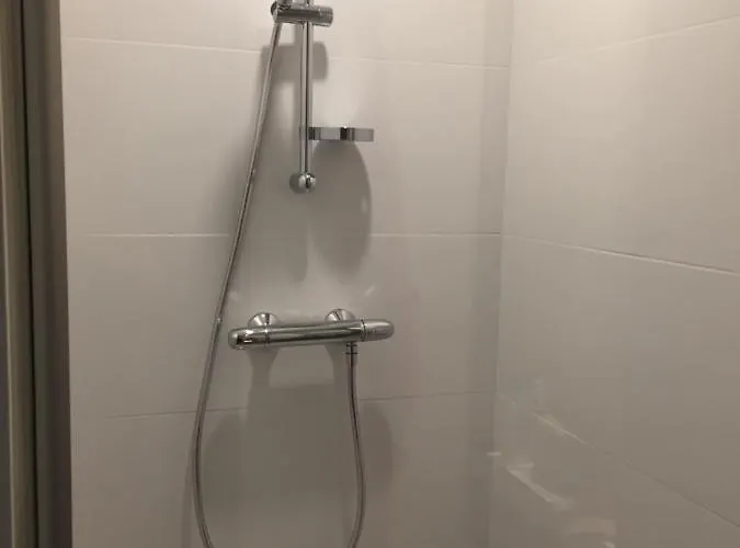 Poire Et Table 2 Marana